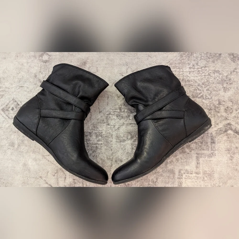 American Woman's Classic Boots Size